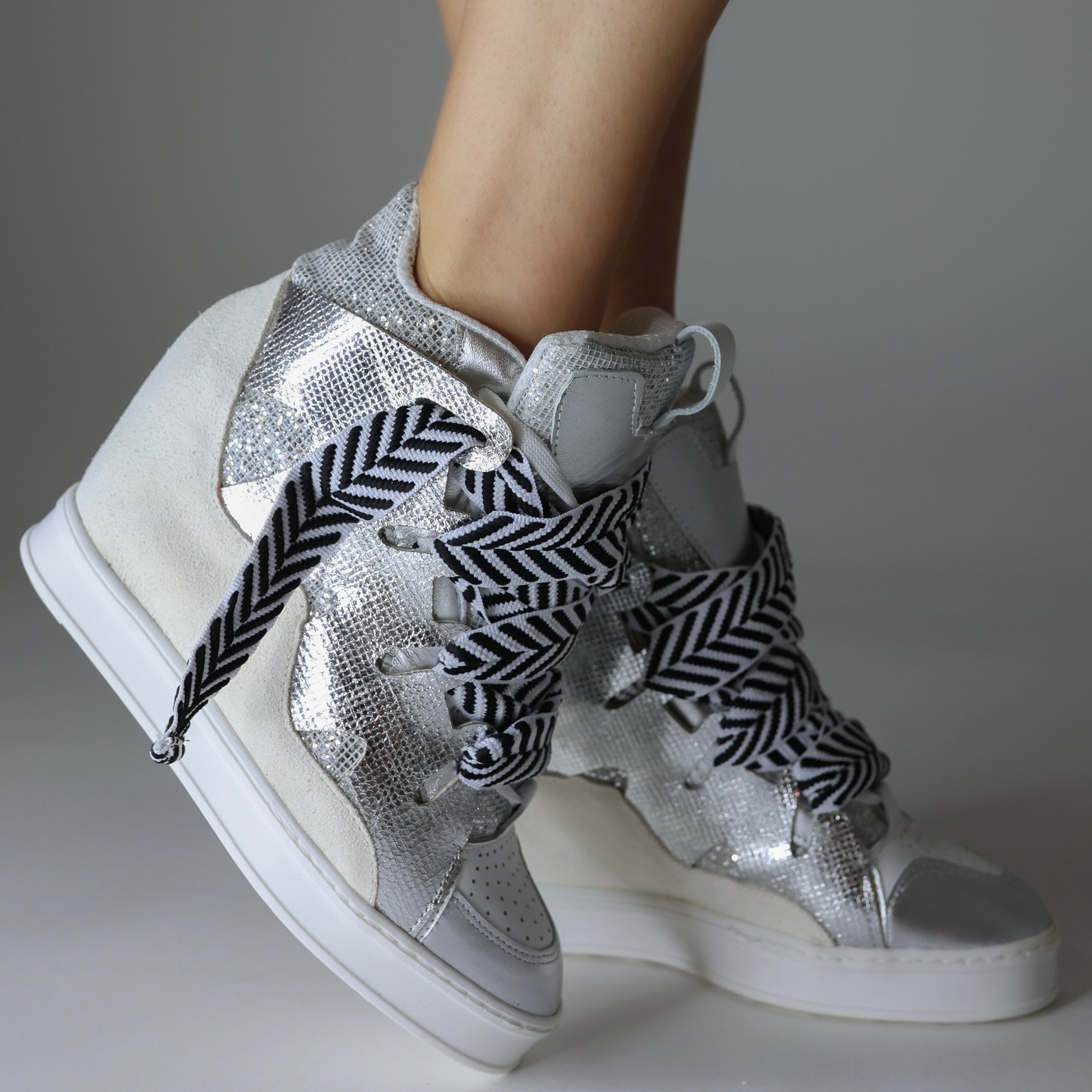 [MARGESHERWOOD x GOOD SQUISH] / ☆ SHOE STRAP / navy T-Strap Sky High
