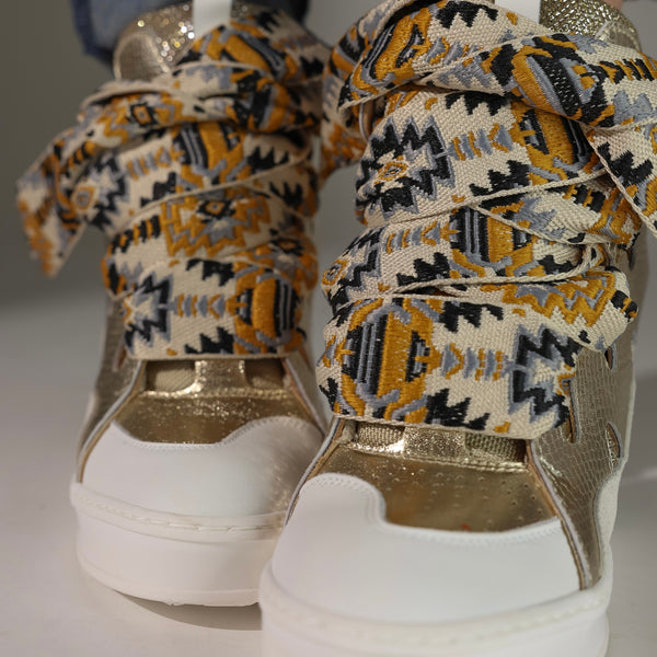 Wide Aztec Laces only