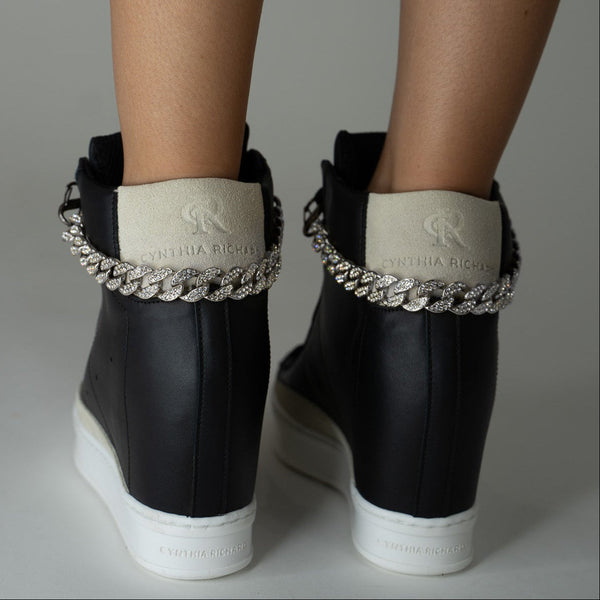 FLIER AND CHAINS – CynthiaRichard