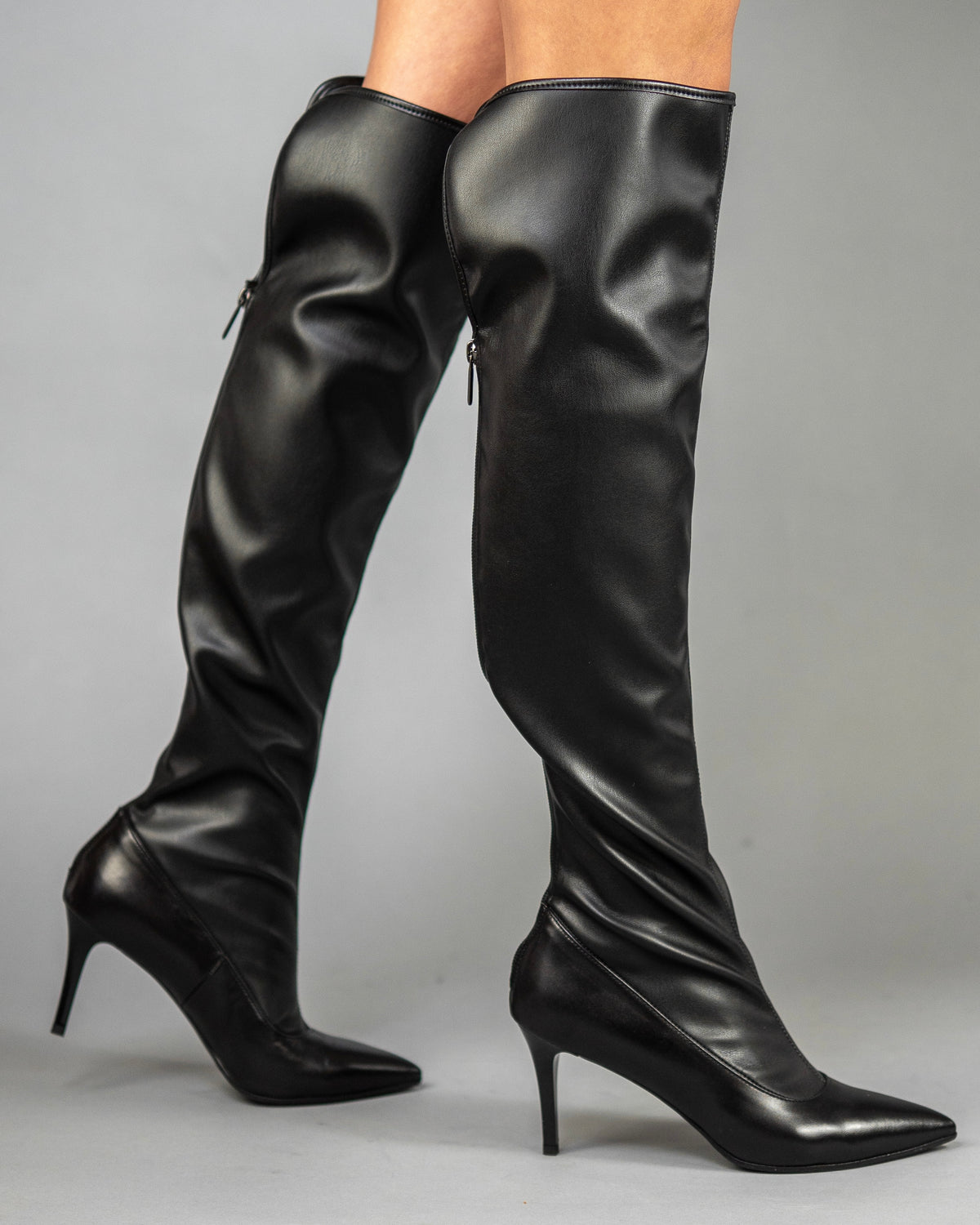 Aria Black Stretch Leather